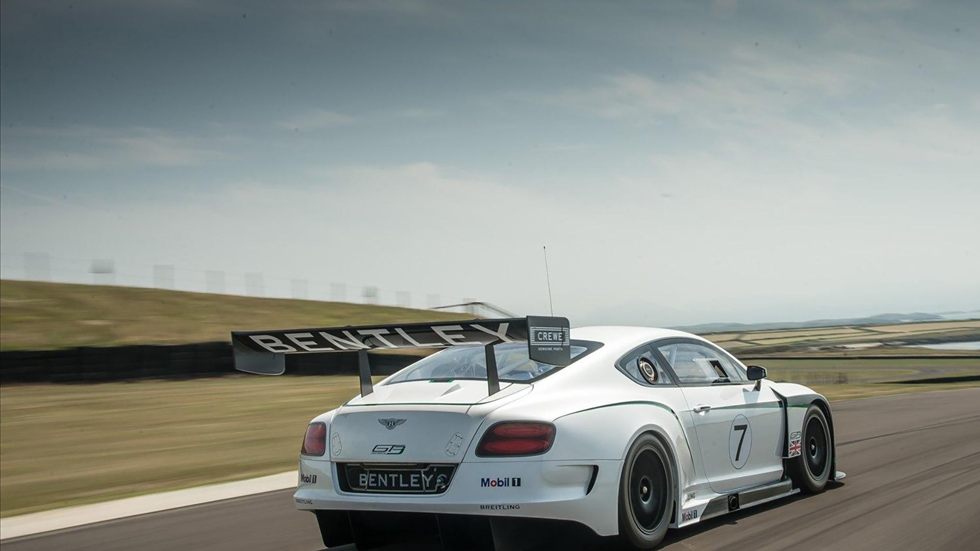 乐鱼体育登录-瓜迪奥拉与克洛普再度斗智，战术博弈精彩纷呈